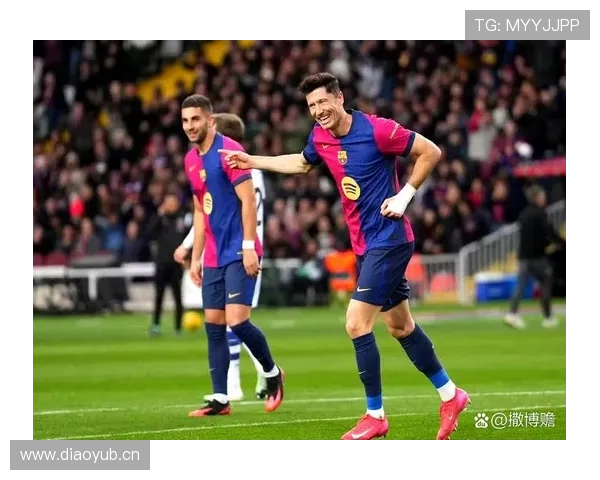 莱万多夫斯基任意球得分